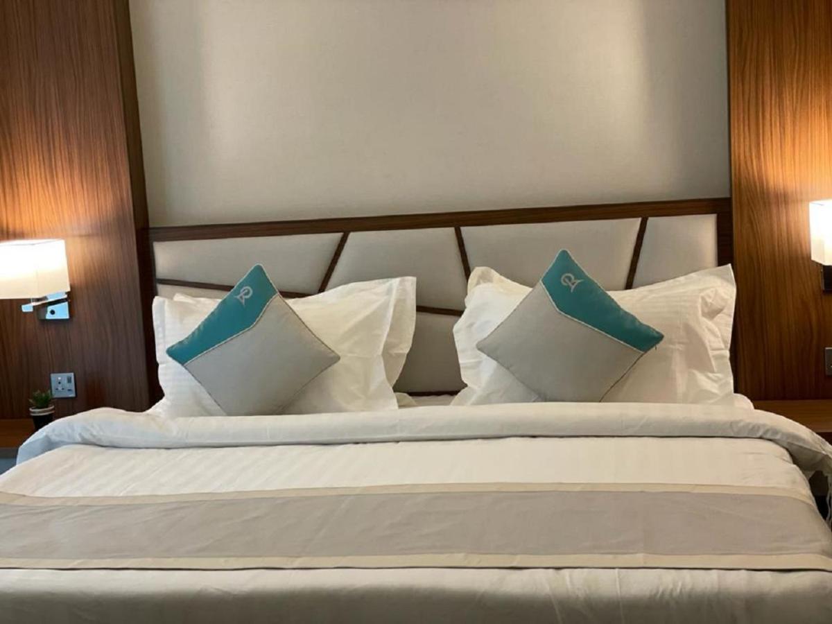 Remaz Suites Hotel Al Al Jubail Exteriör bild