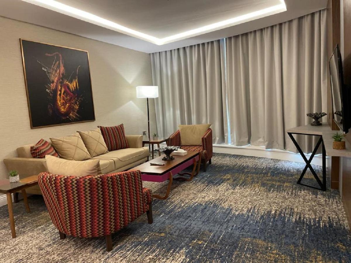 Remaz Suites Hotel Al Al Jubail Exteriör bild