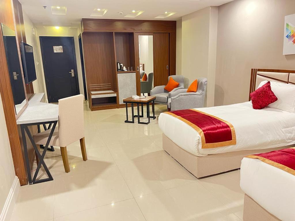 Remaz Suites Hotel Al Al Jubail Exteriör bild