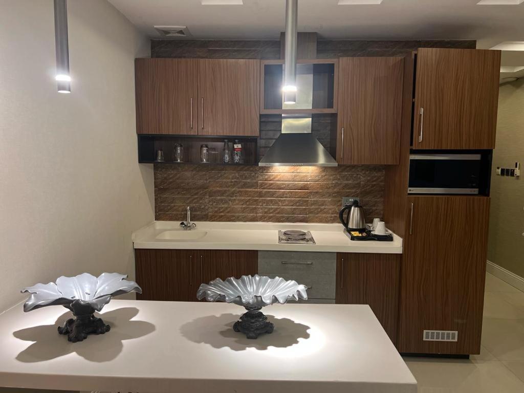 Remaz Suites Hotel Al Al Jubail Exteriör bild