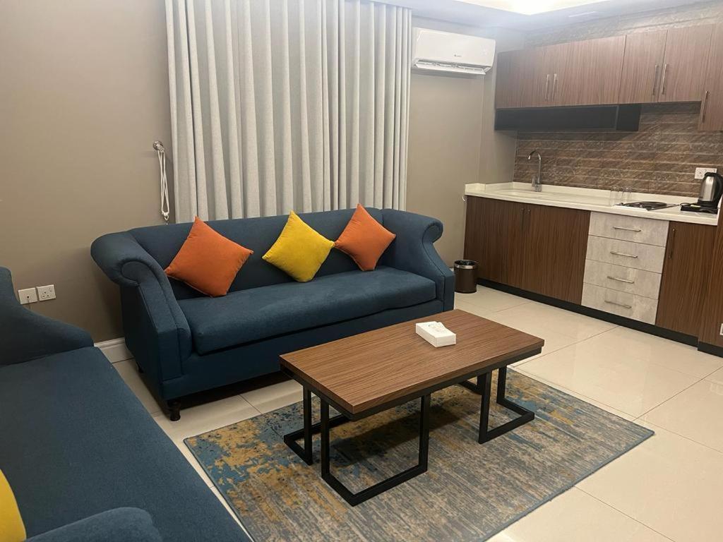 Remaz Suites Hotel Al Al Jubail Exteriör bild