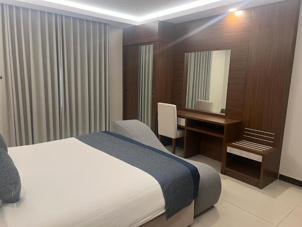 Remaz Suites Hotel Al Al Jubail Exteriör bild