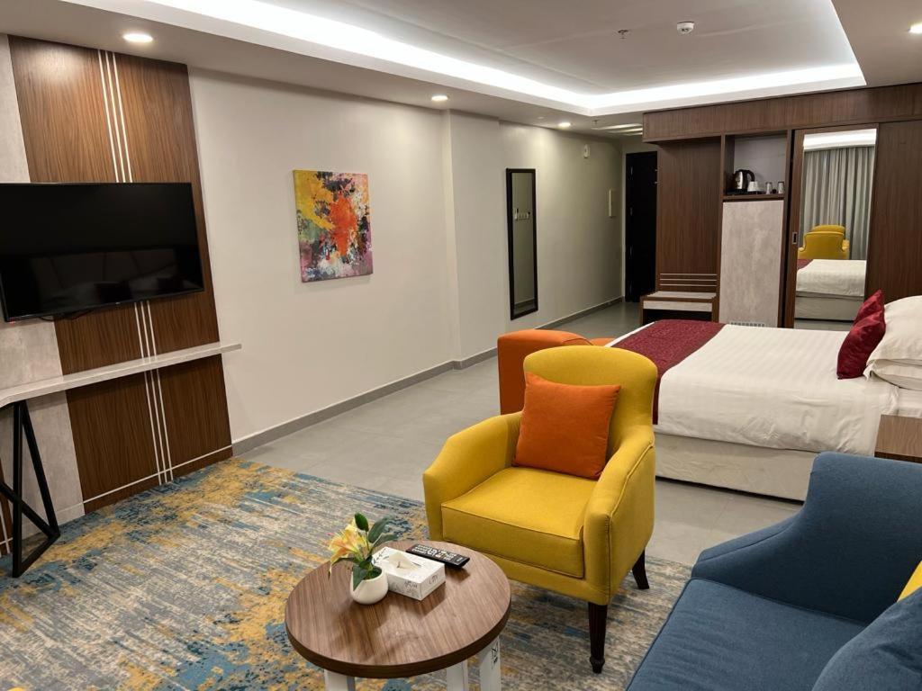 Remaz Suites Hotel Al Al Jubail Exteriör bild