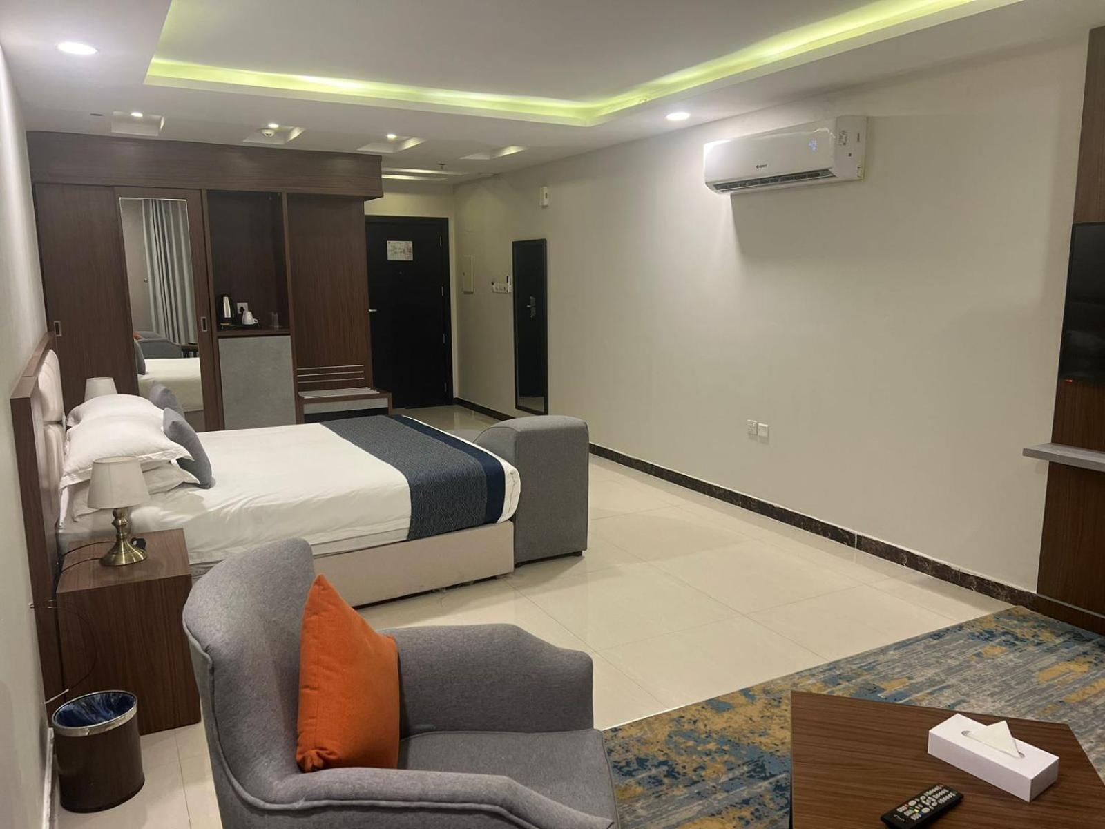 Remaz Suites Hotel Al Al Jubail Exteriör bild