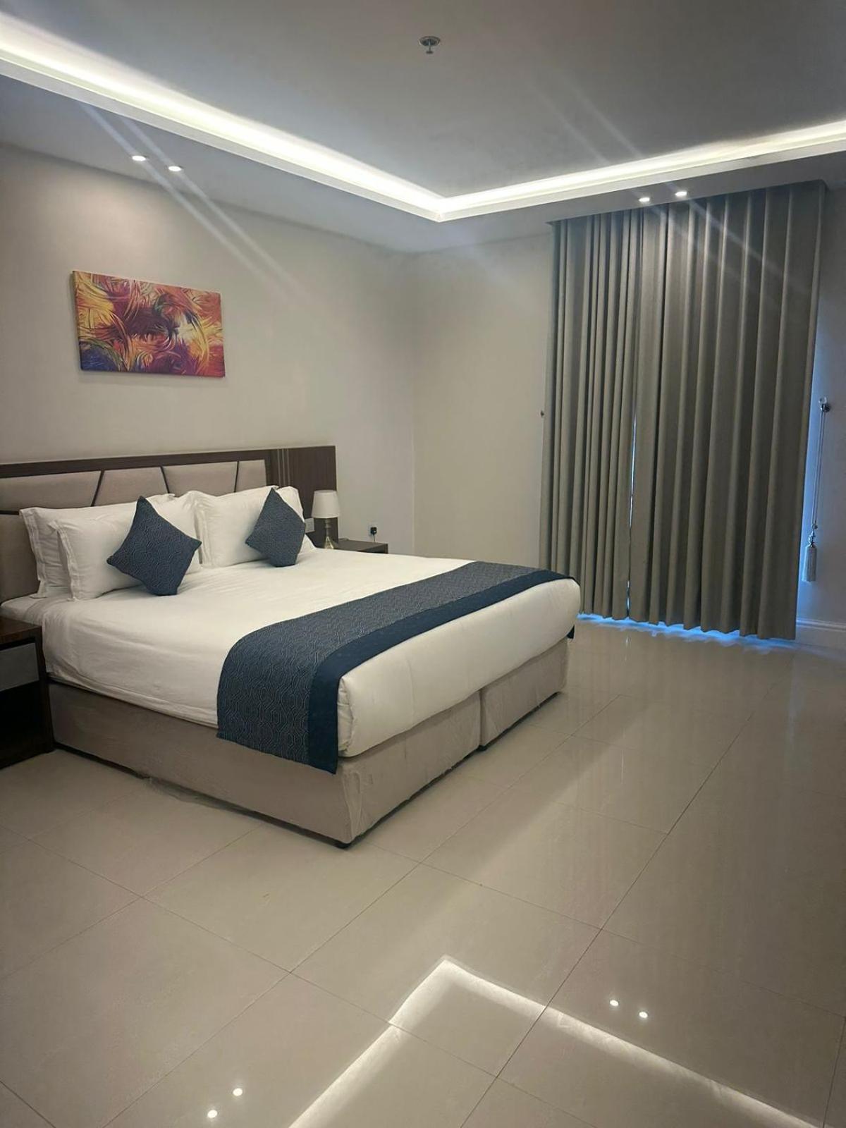 Remaz Suites Hotel Al Al Jubail Exteriör bild