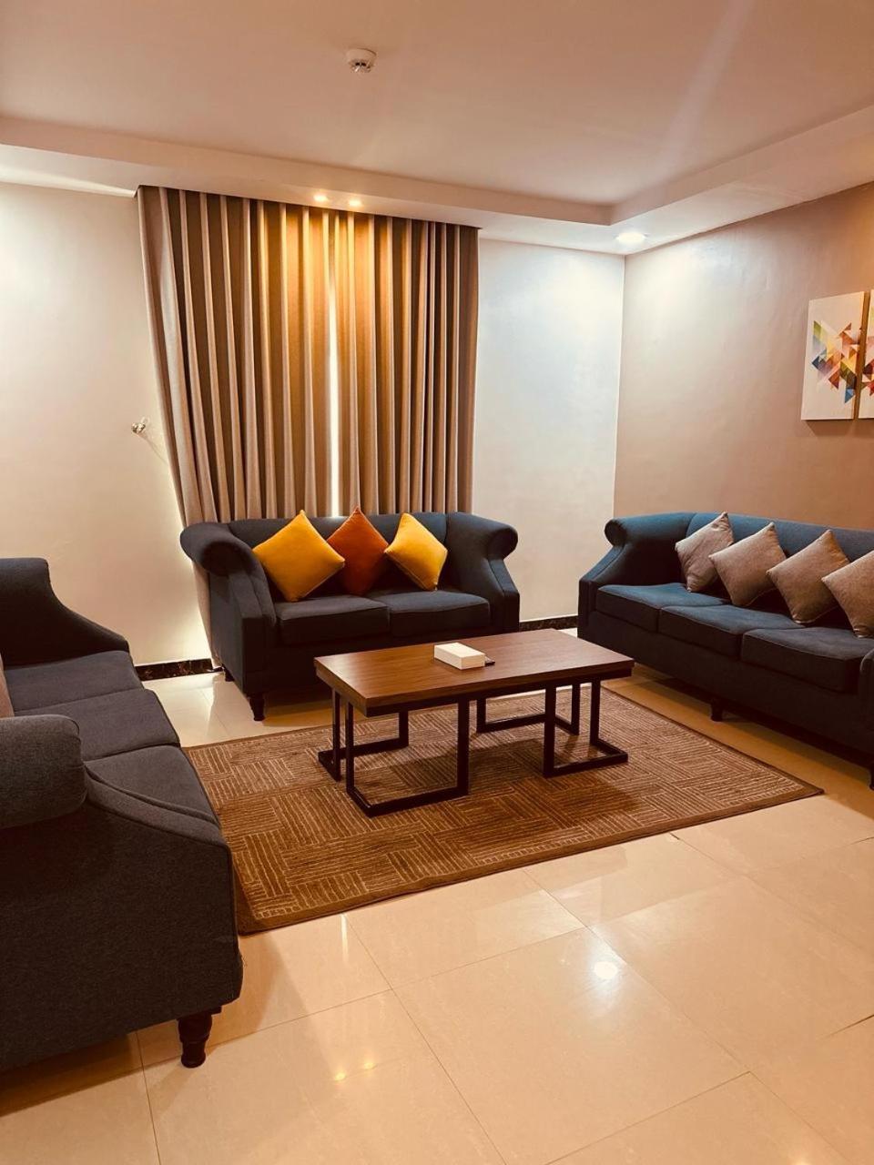 Remaz Suites Hotel Al Al Jubail Exteriör bild