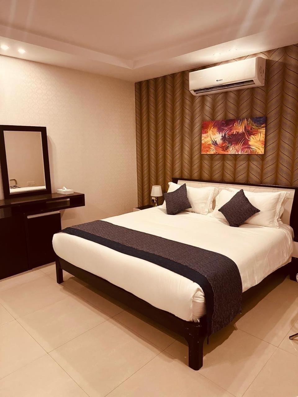 Remaz Suites Hotel Al Al Jubail Exteriör bild
