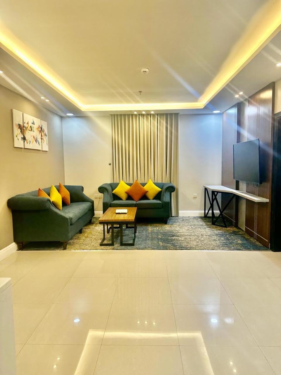 Remaz Suites Hotel Al Al Jubail Exteriör bild