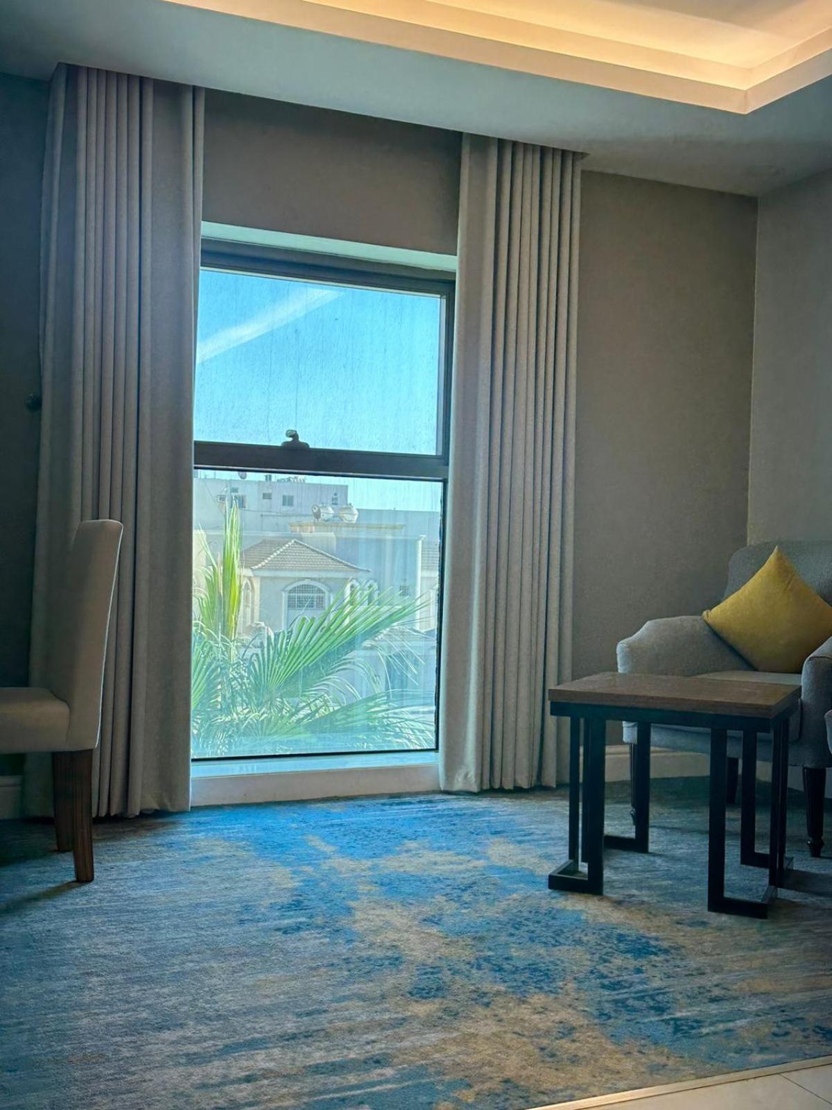 Remaz Suites Hotel Al Al Jubail Exteriör bild