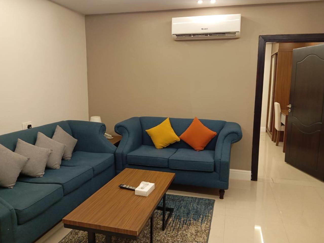 Remaz Suites Hotel Al Al Jubail Exteriör bild