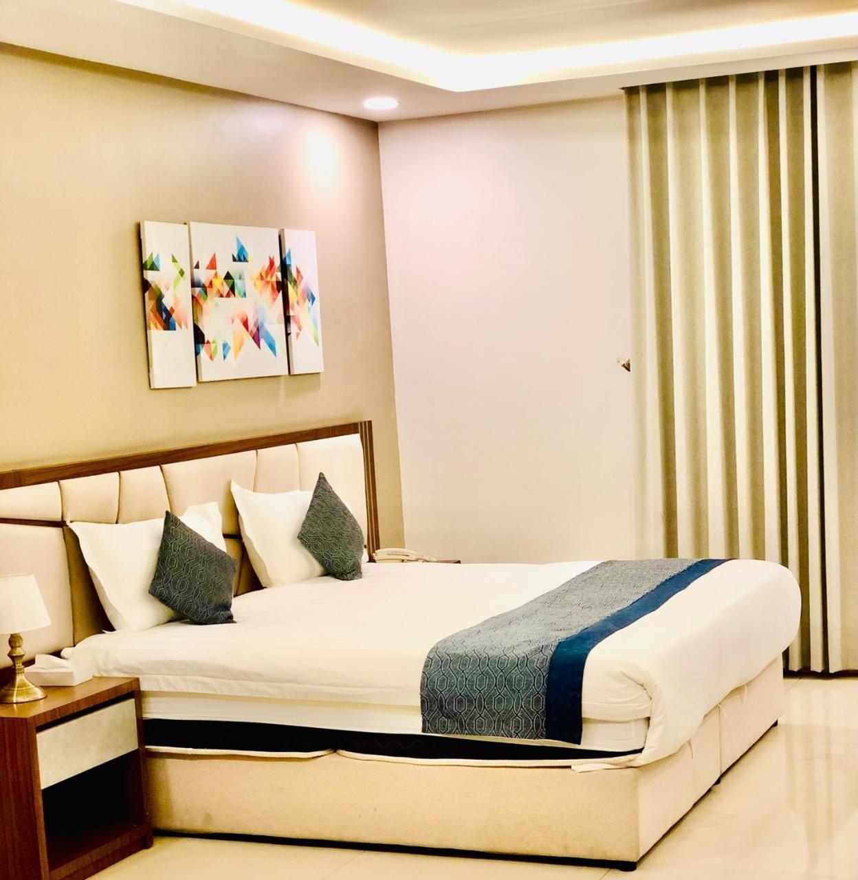 Remaz Suites Hotel Al Al Jubail Exteriör bild